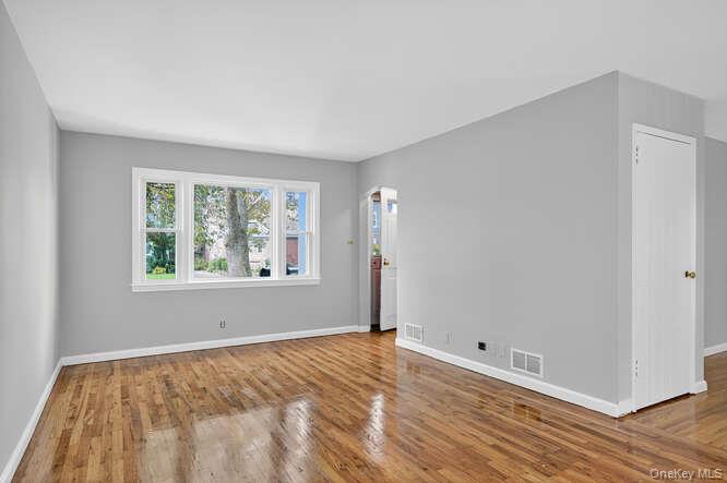 #4 photo, 452 Latham Road, ナッソー郡 Mineola , NY 11501