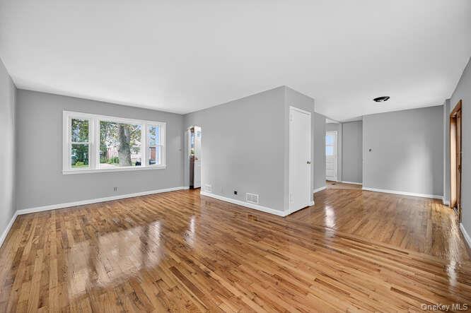 #5 photo, 452 Latham Road, ナッソー郡 Mineola , NY 11501