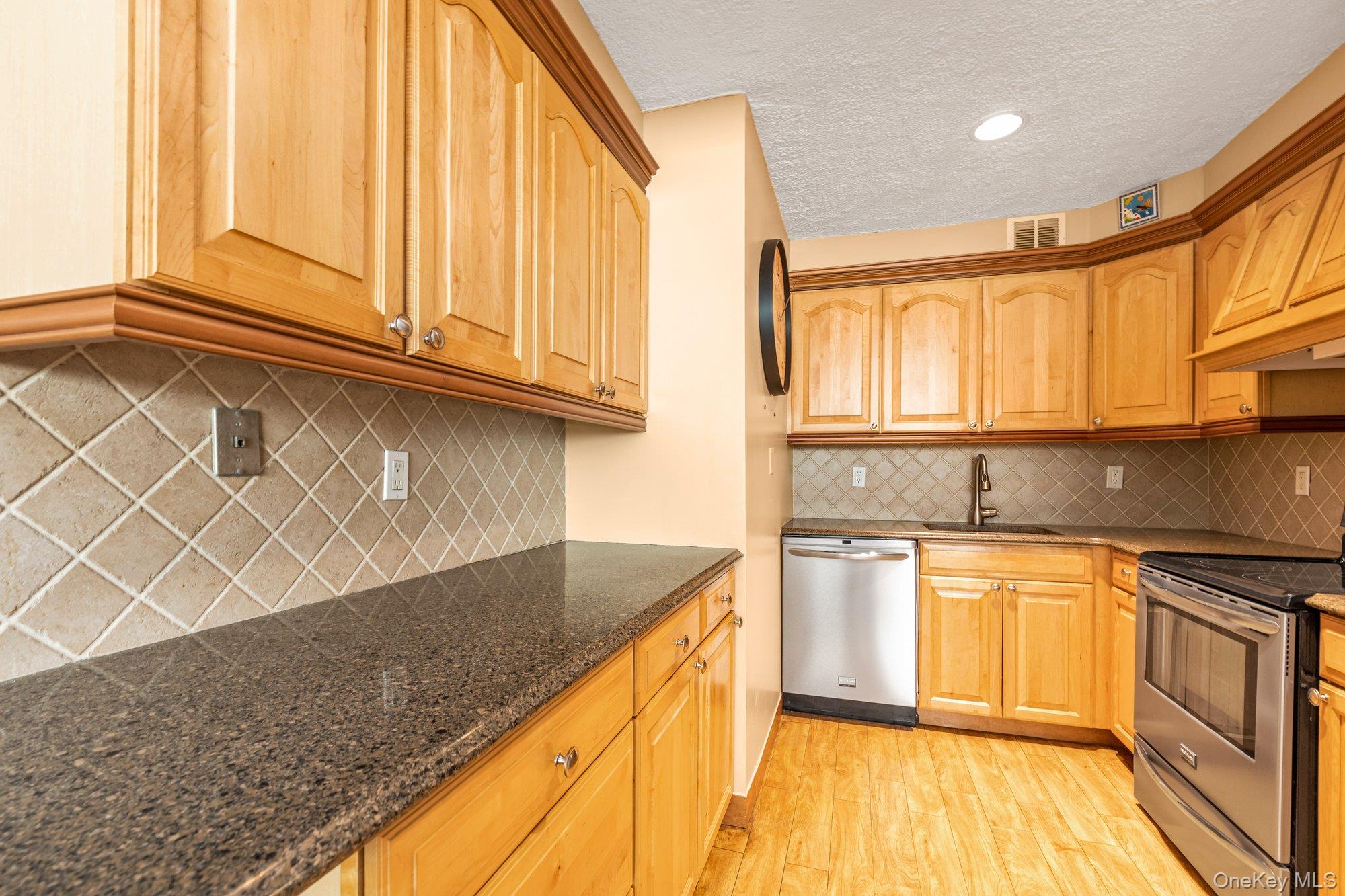 #4 photo, 162-11 9th ave, クイーンズ区 Beechhurst , NY 11357