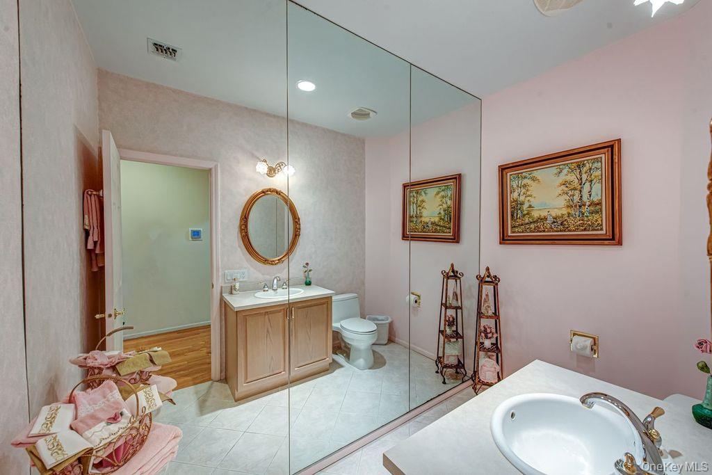 #11 photo, 174 Sagamore Drive, Plainview , NY 11803