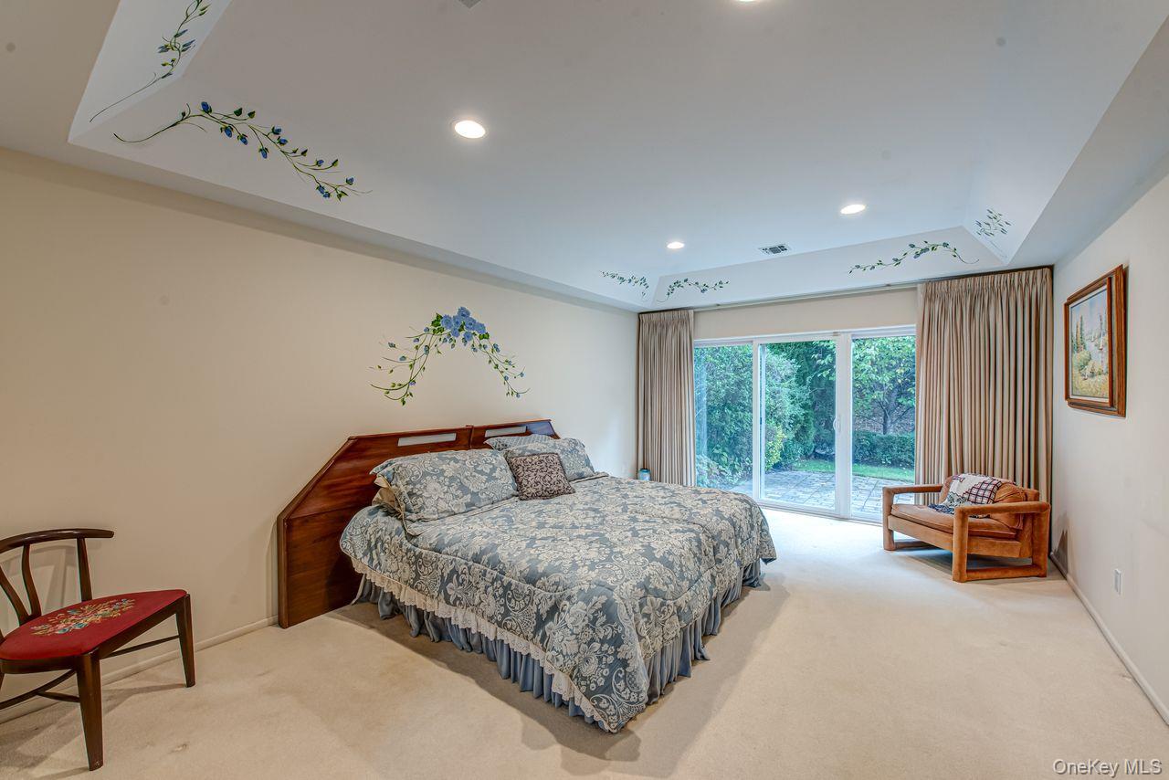 #12 photo, 174 Sagamore Drive, Plainview , NY 11803