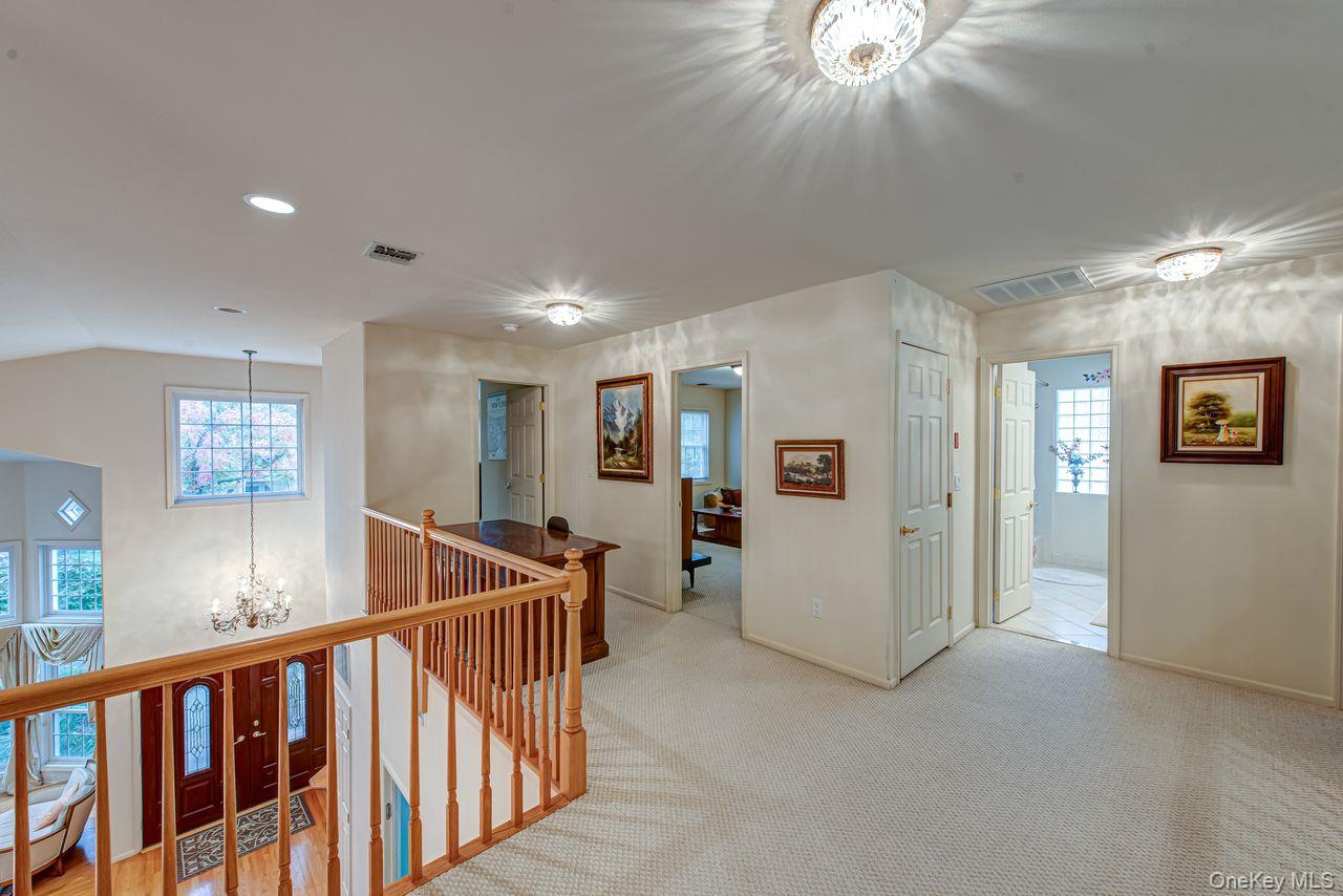 #16 photo, 174 Sagamore Drive, Plainview , NY 11803