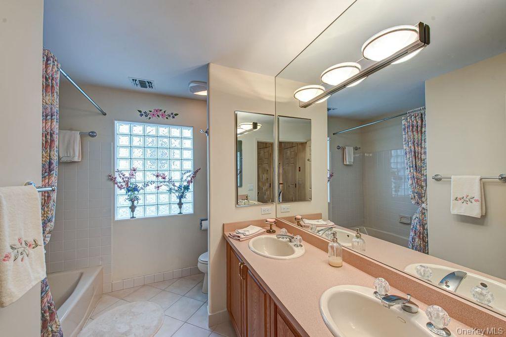 #18 photo, 174 Sagamore Drive, Plainview , NY 11803