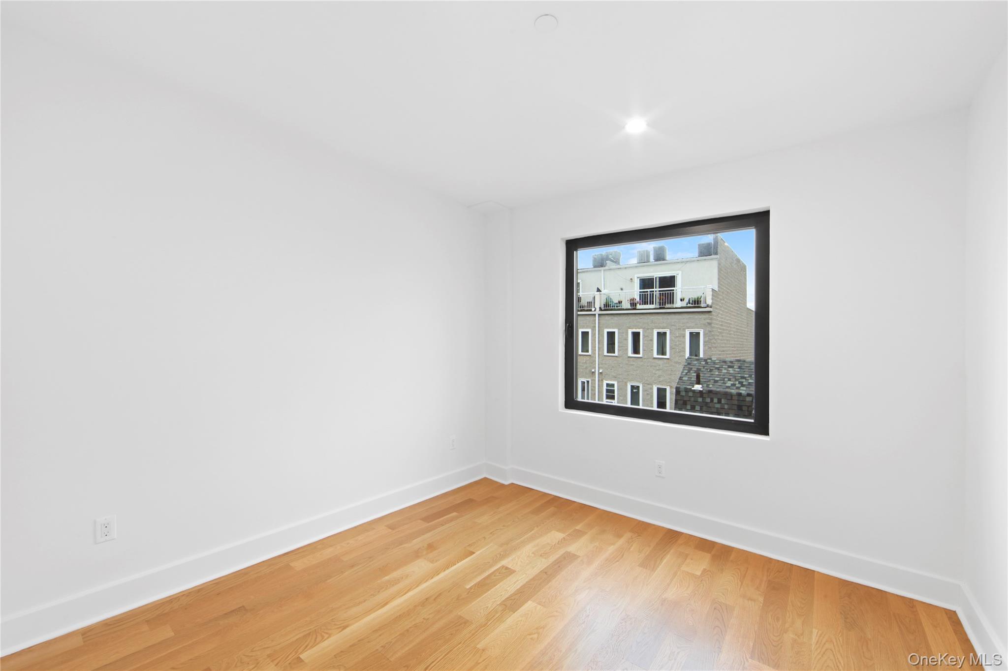 #6 photo, 163 Beach 96th Street, クイーンズ区 Rockaway Beach , NY 11693