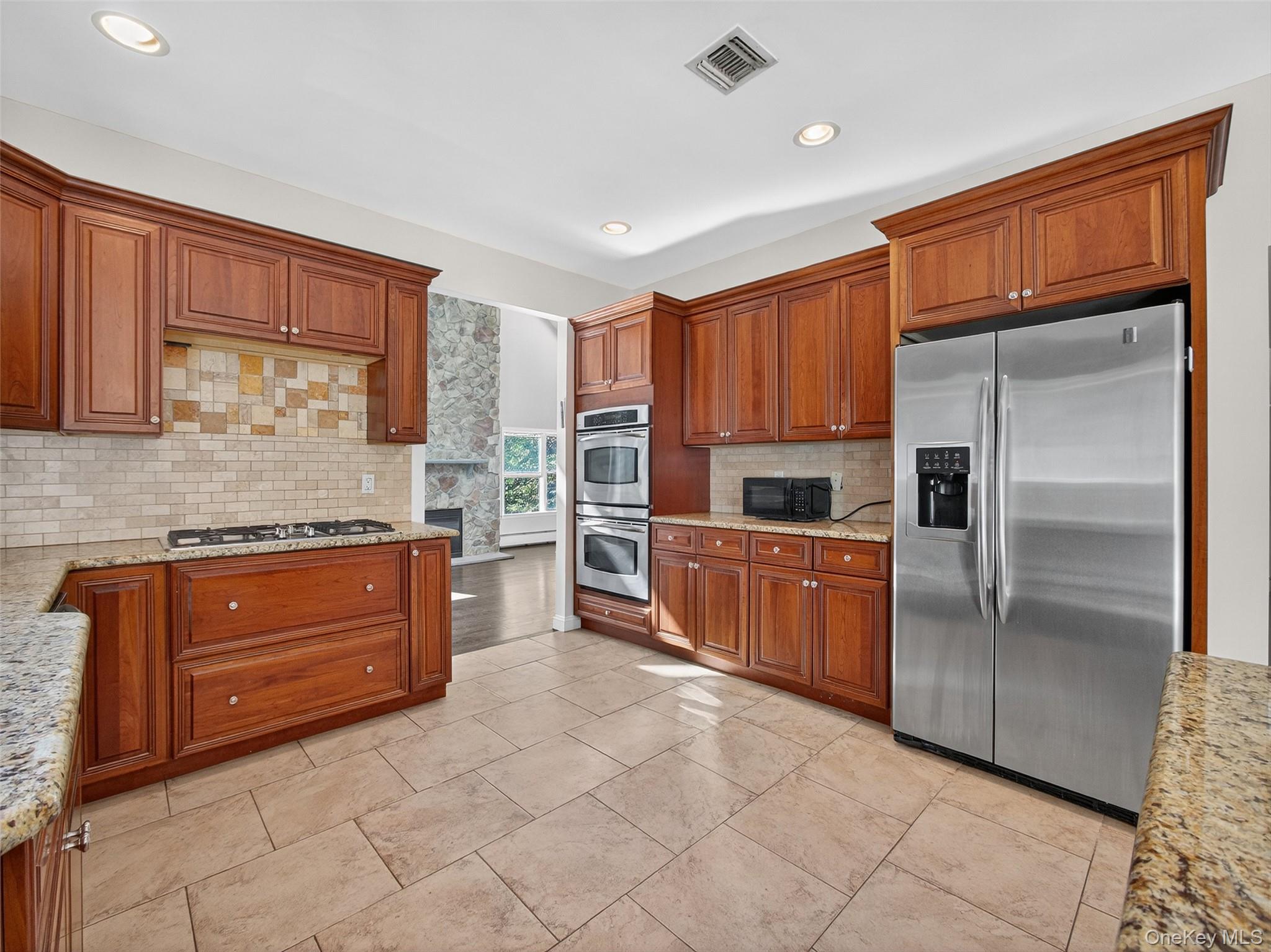 #19 photo, 80 Halley Drive, Pomona , NY 10970