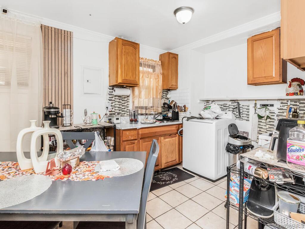 #3 photo, 2108 Arthur Avenue, ブロンクス区 Bronx , NY 10457