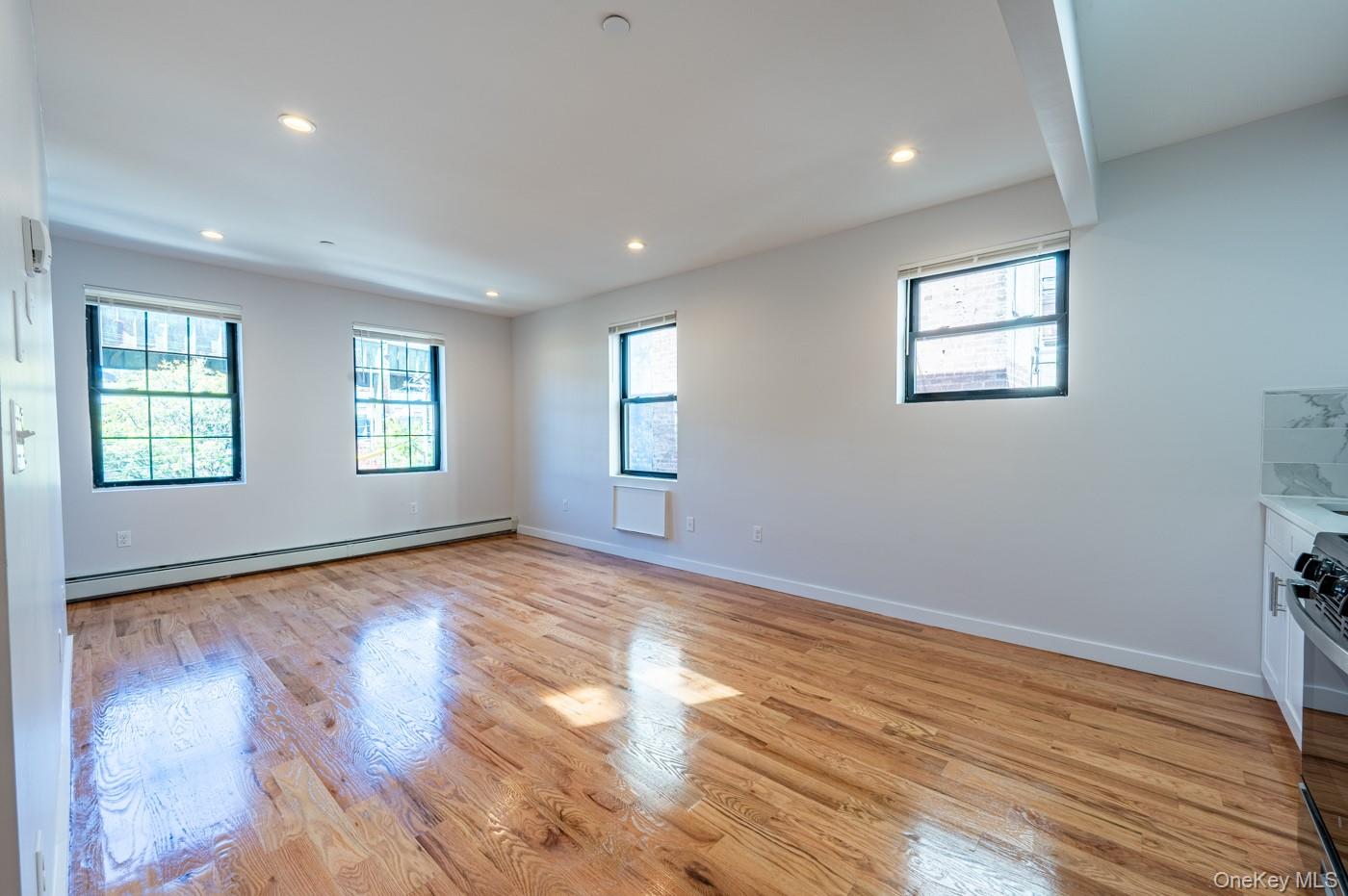 #17 photo, 518 Morris Park Avenue, ブロンクス区 Bronx , NY 10460