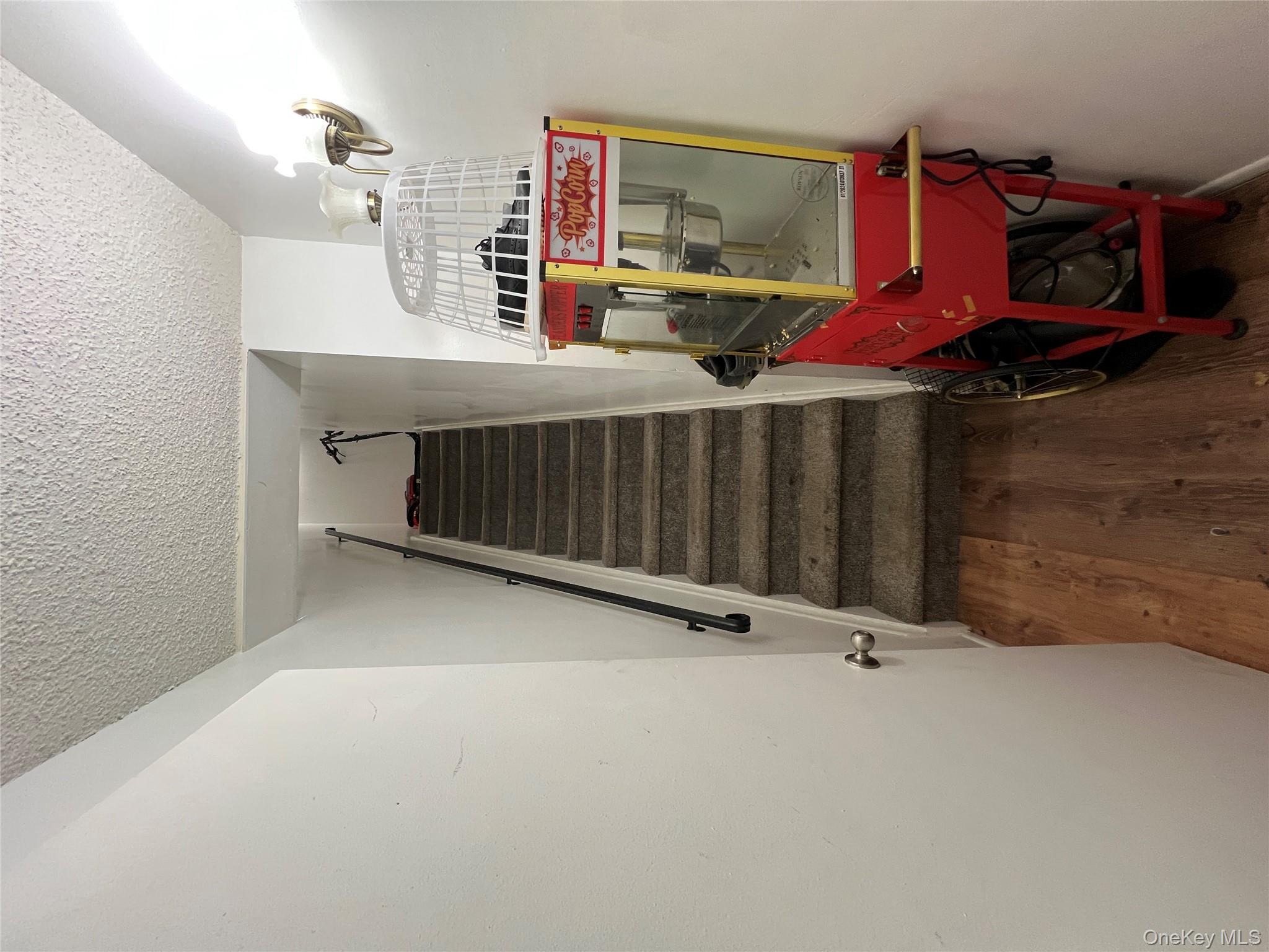 #15 photo, 3321 13th Street, クイーンズ区 Astoria , NY 11106