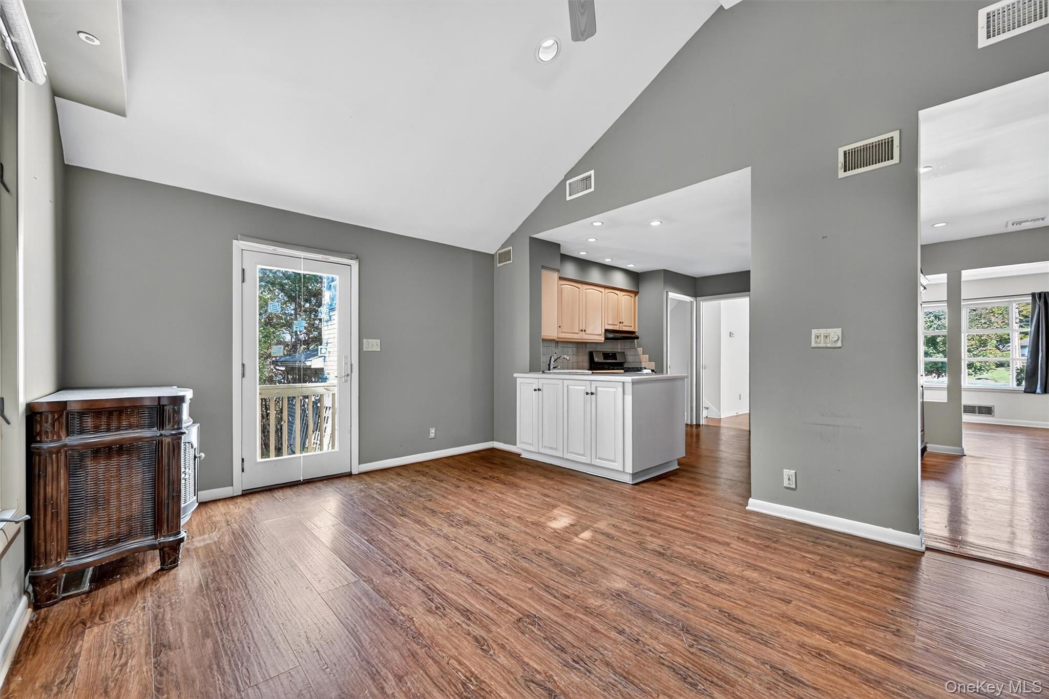 #13 photo, 23 Maplewood Boulevard, Suffern , NY 10901