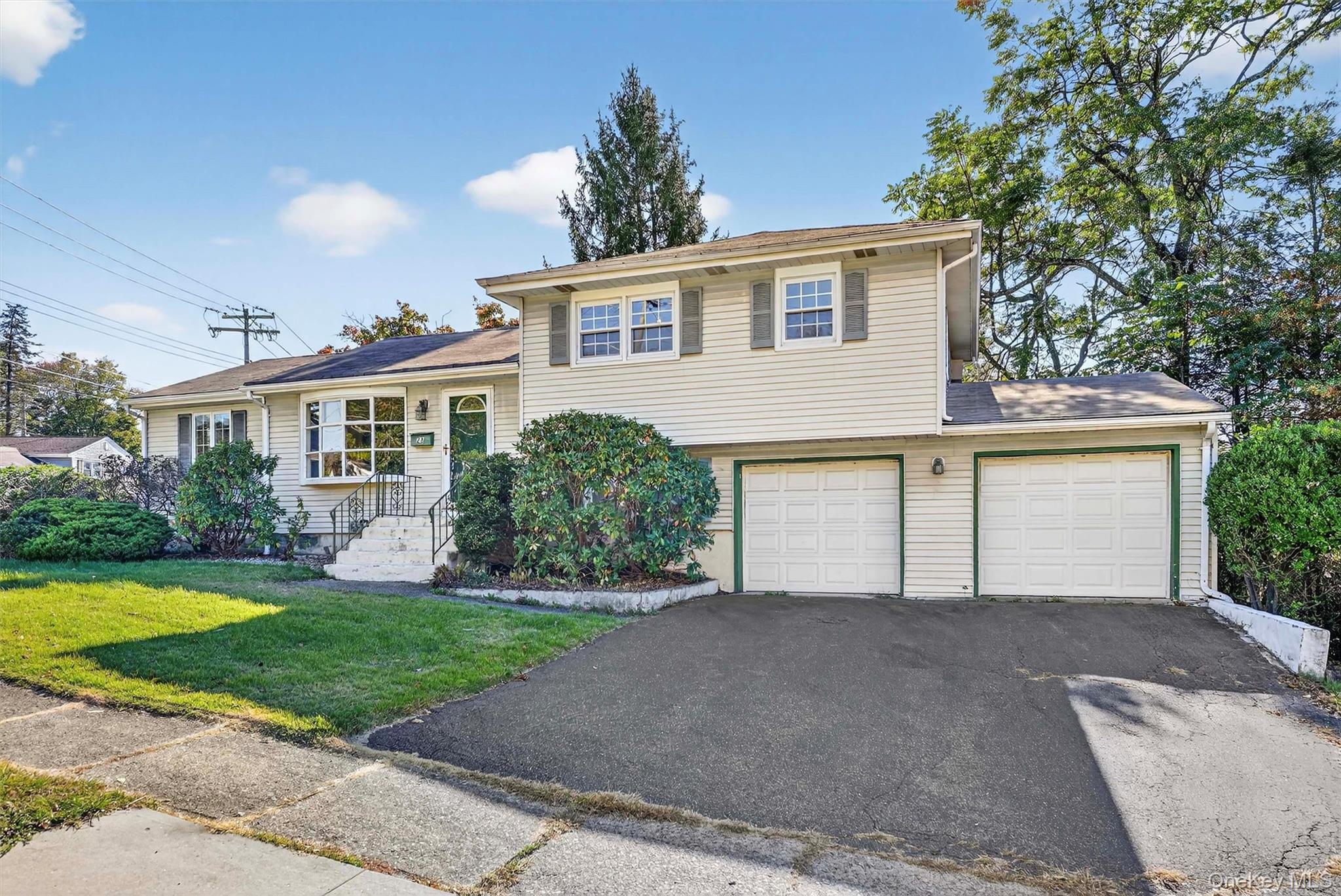 #4 photo, 23 Maplewood Boulevard, Suffern , NY 10901