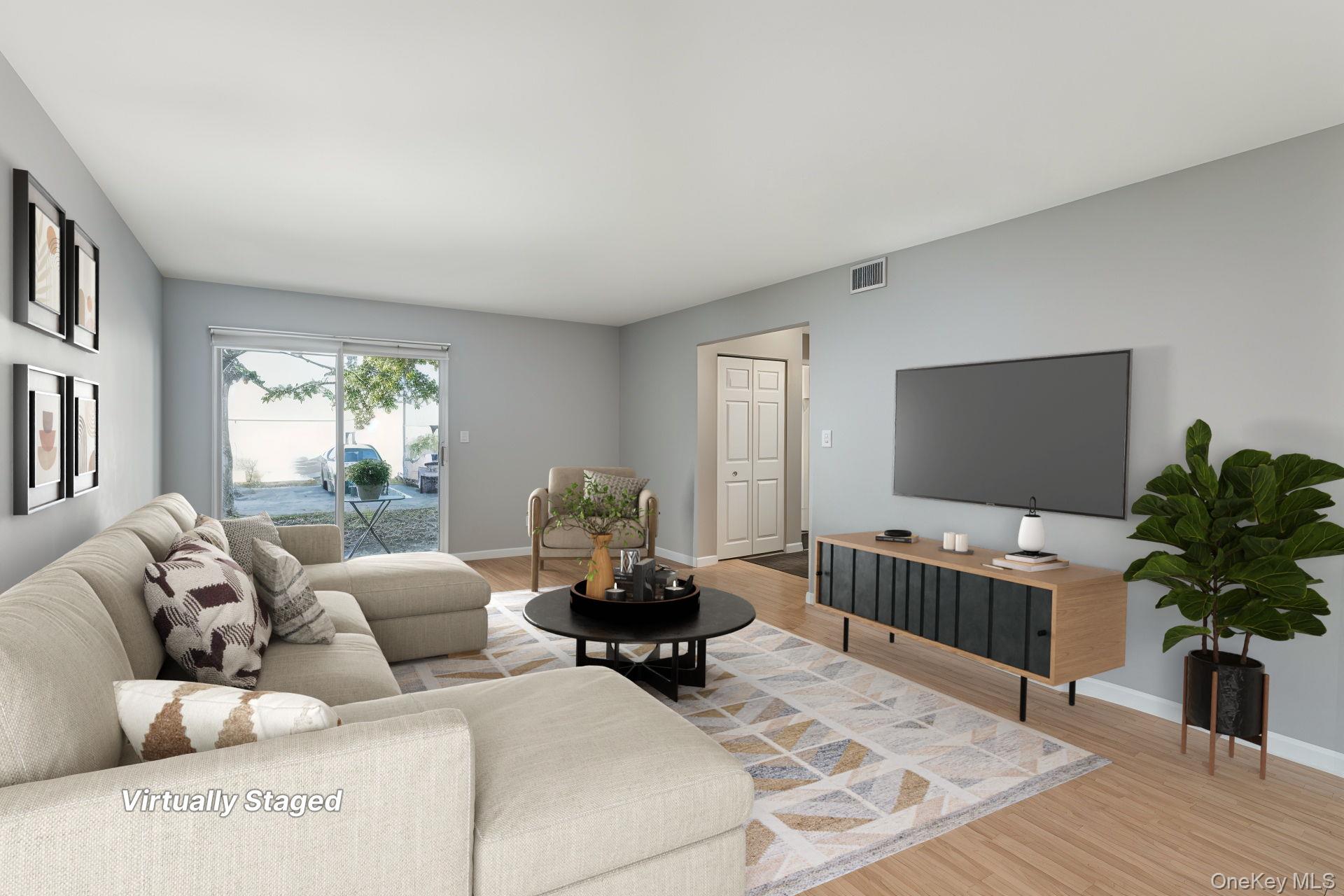 #4 photo, 208 Harris Road, Bedford Hills , NY 10507