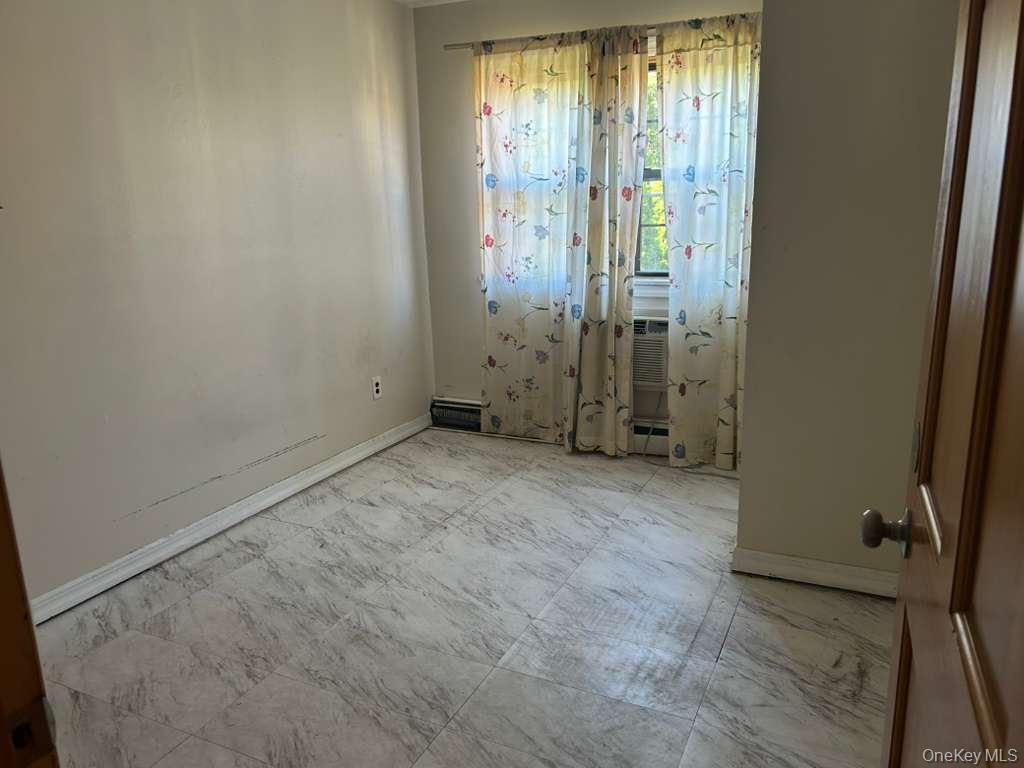 #12 photo, 408 121st Street, クイーンズ区 College Point , NY 11356