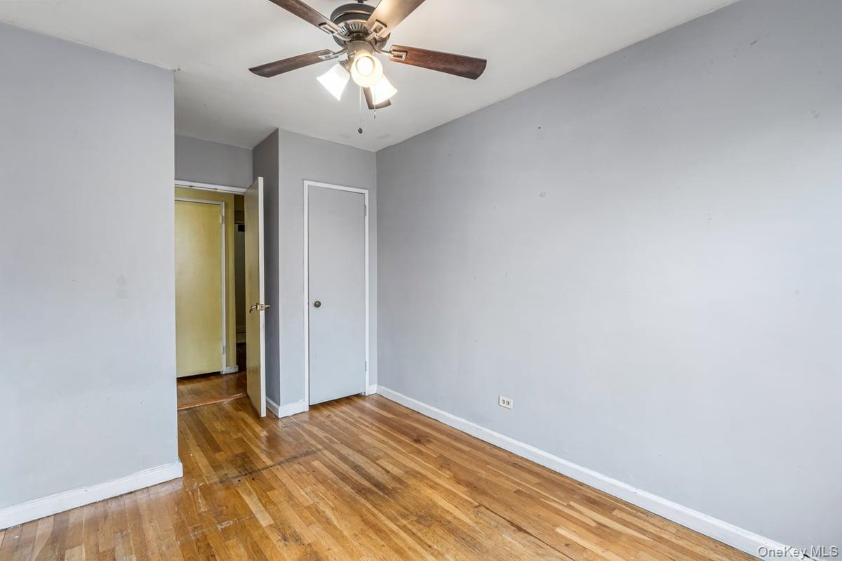 #12 photo, 33-26 92 Street, クイーンズ区 Jackson Heights , NY 11372