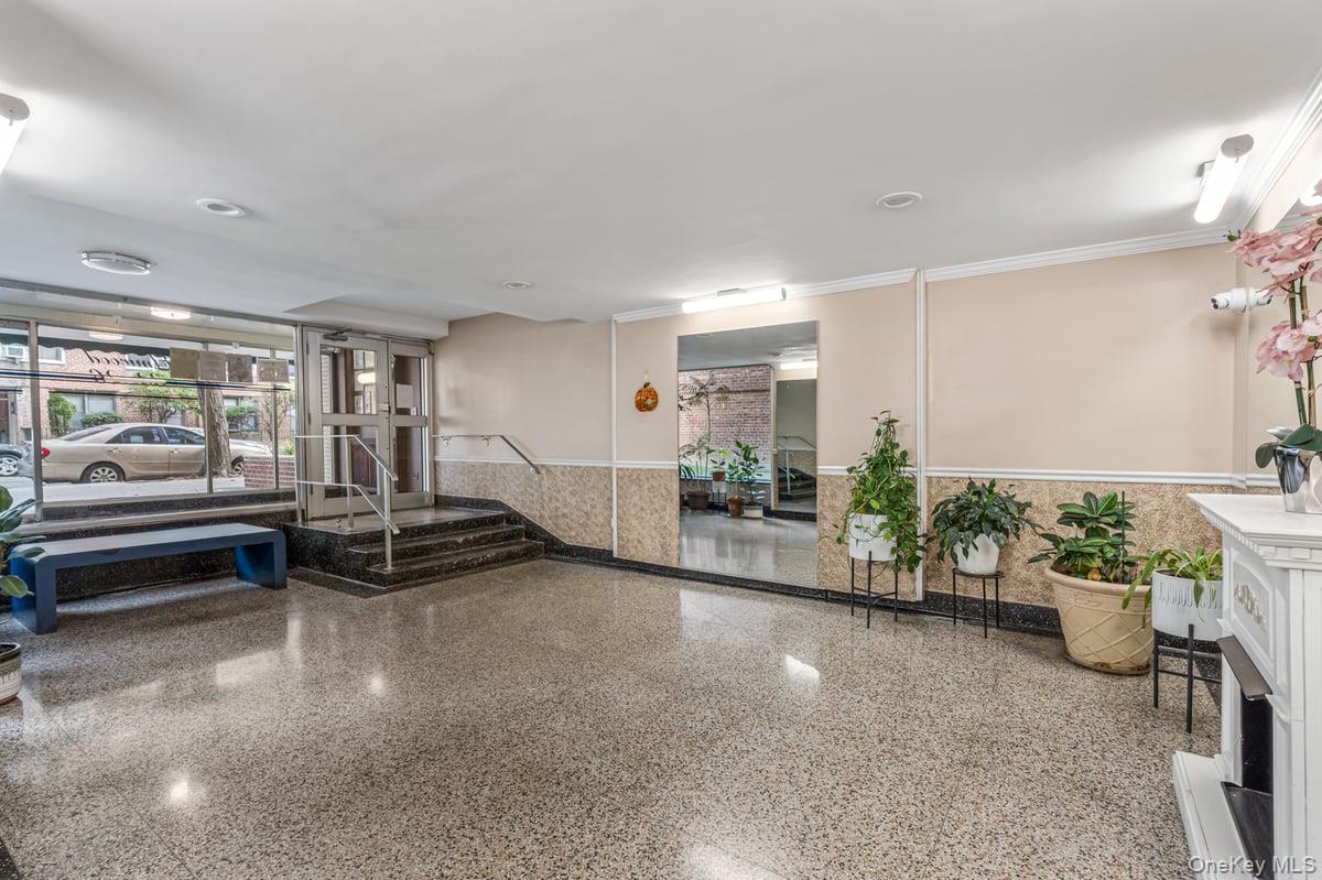 #2 photo, 33-26 92 Street, クイーンズ区 Jackson Heights , NY 11372