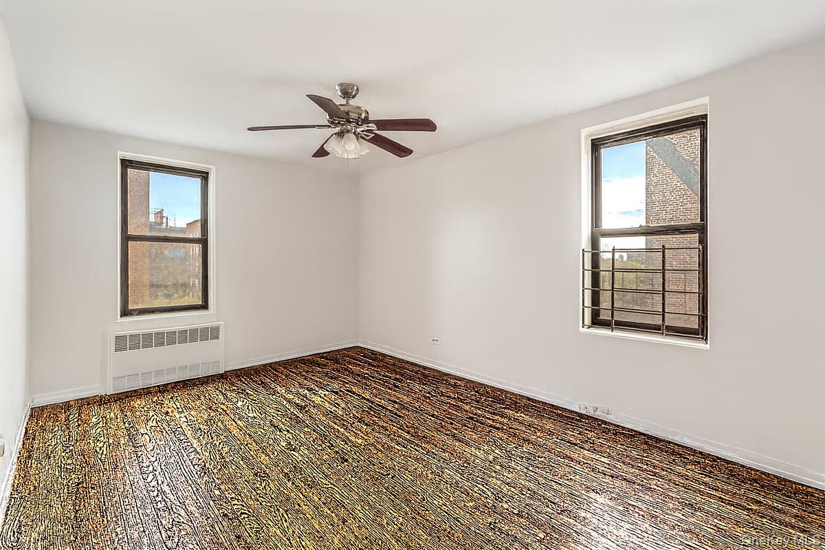 #8 photo, 33-26 92 Street, クイーンズ区 Jackson Heights , NY 11372