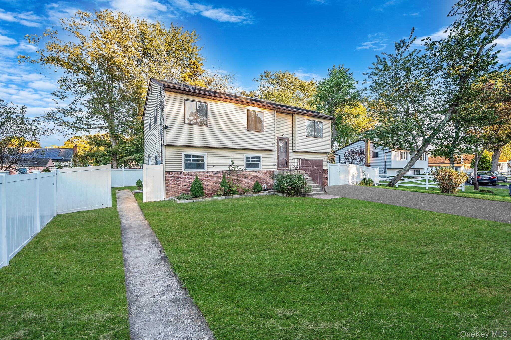 #2 photo, 101 S 30th Street, Wyandanch , NY 11798