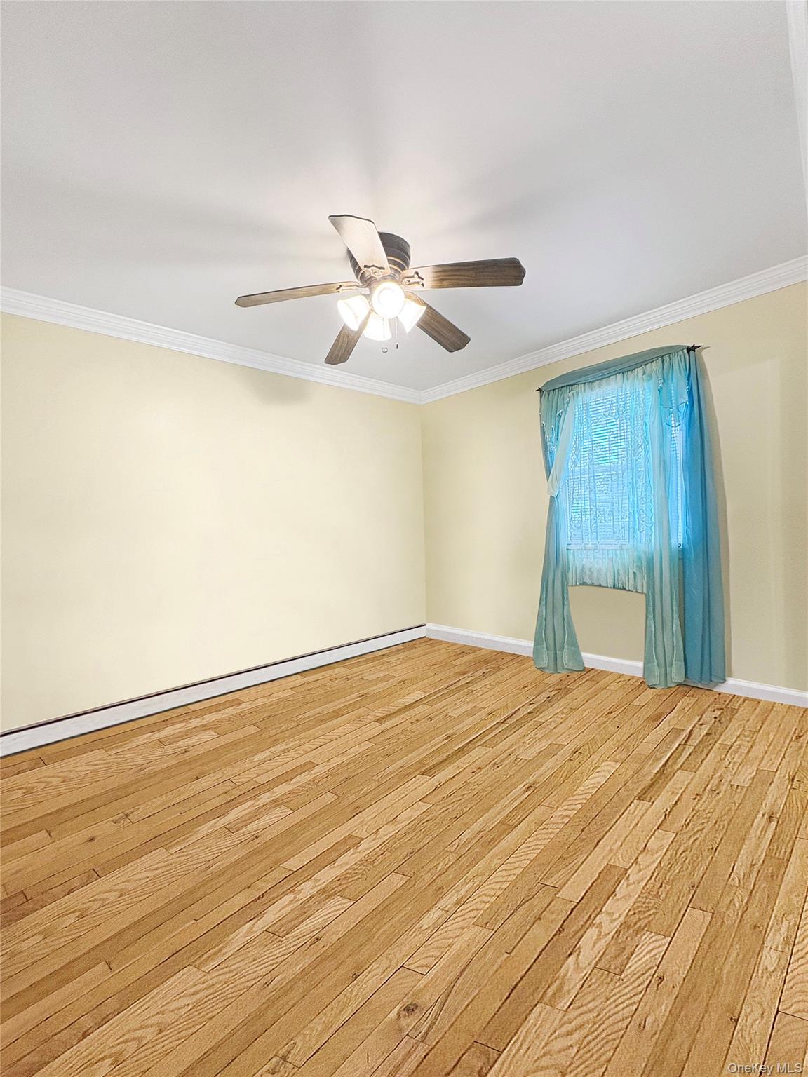 #10 photo, 573 S 5th Street, サフォーク郡 Lindenhurst , NY 11757