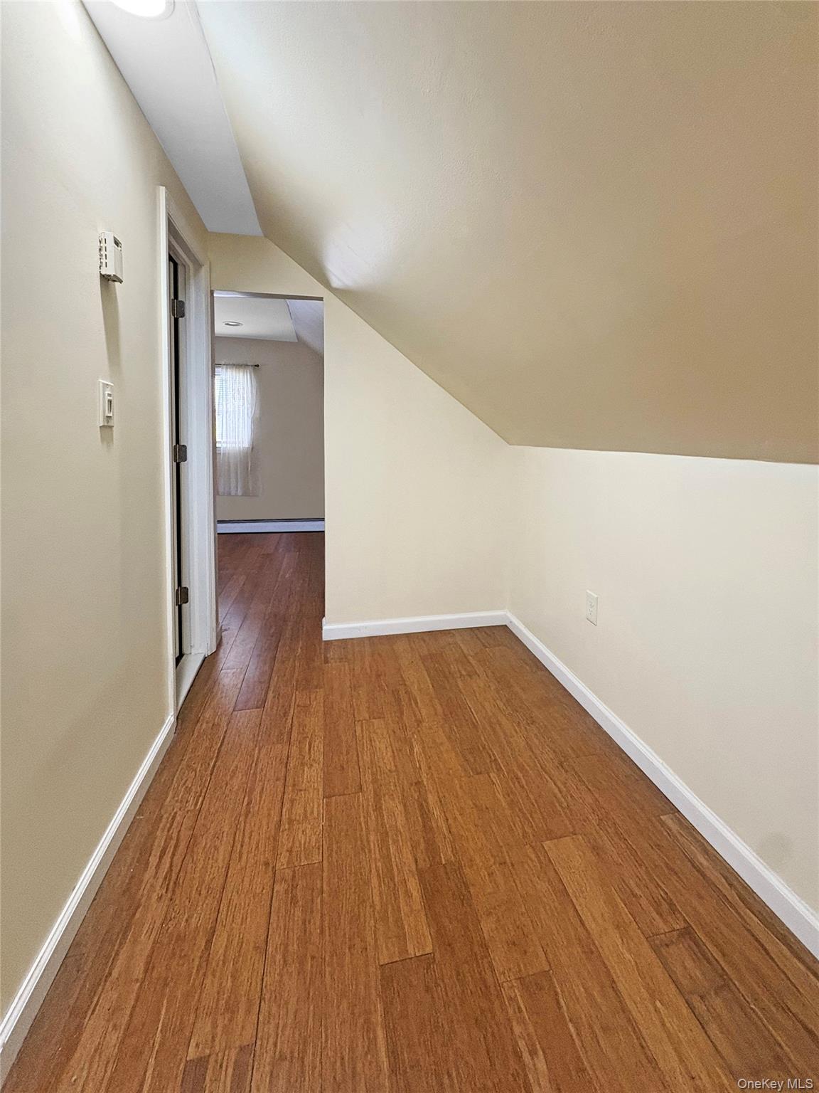 #13 photo, 573 S 5th Street, サフォーク郡 Lindenhurst , NY 11757