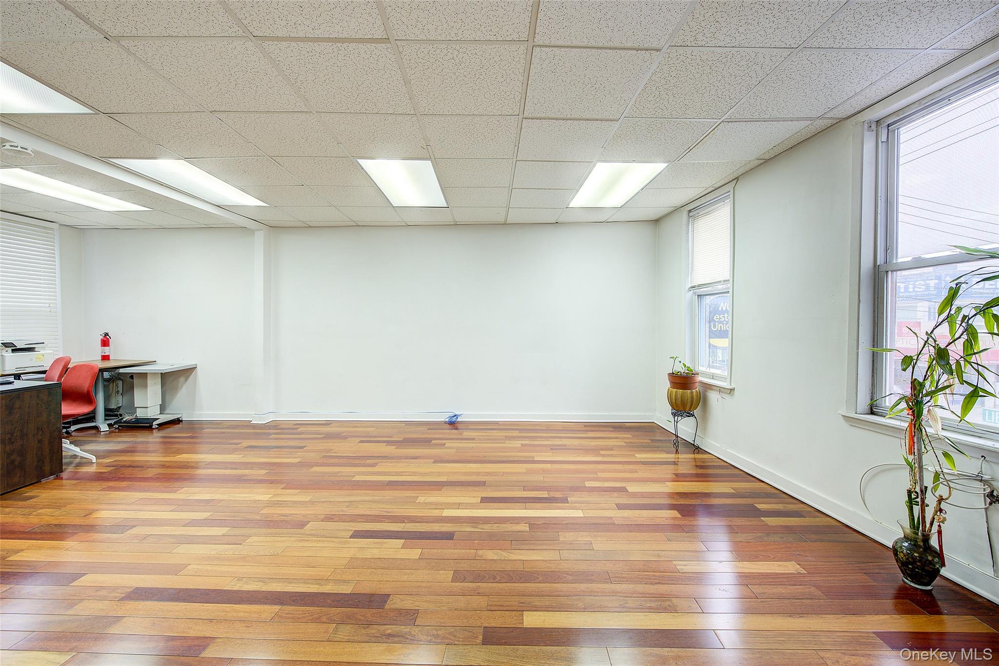 #14 photo, 120-15 Liberty Avenue, クイーンズ区 Richmond Hill S. , NY 11419