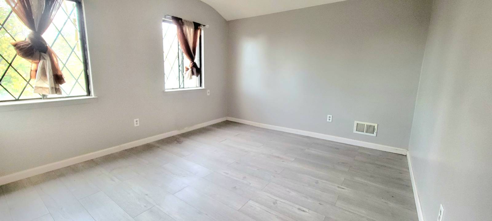 #27 photo, 16 Travis Ave, Staten Island , NY 10314