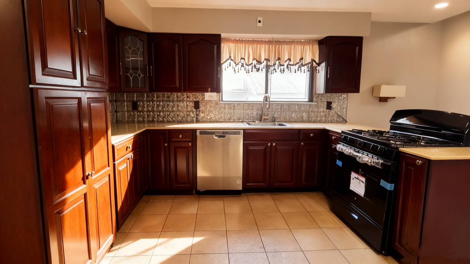 #5 photo, 16 Travis Ave, Staten Island , NY 10314