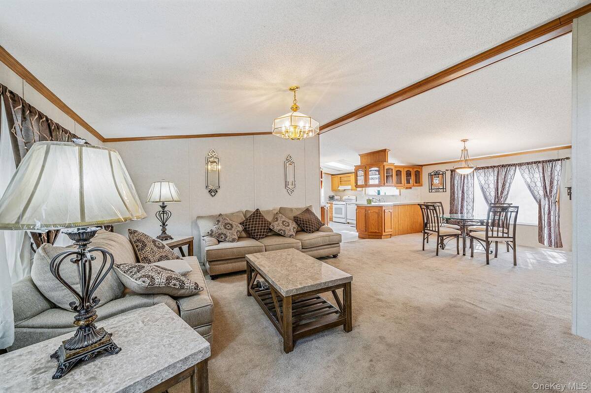 #10 photo, 3 Betsy Ross Drive, サフォーク郡 Bohemia , NY 11716