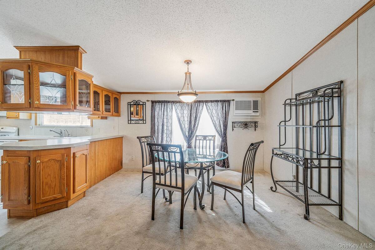 #12 photo, 3 Betsy Ross Drive, サフォーク郡 Bohemia , NY 11716