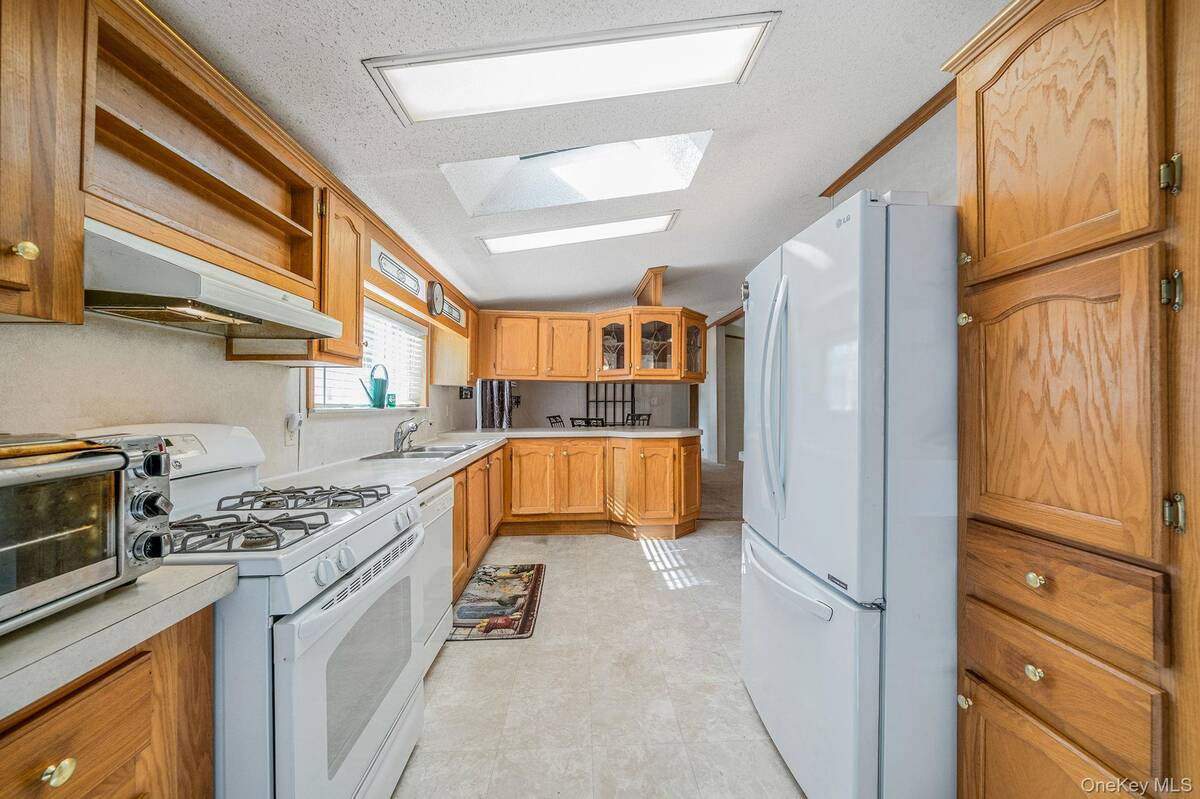 #18 photo, 3 Betsy Ross Drive, サフォーク郡 Bohemia , NY 11716