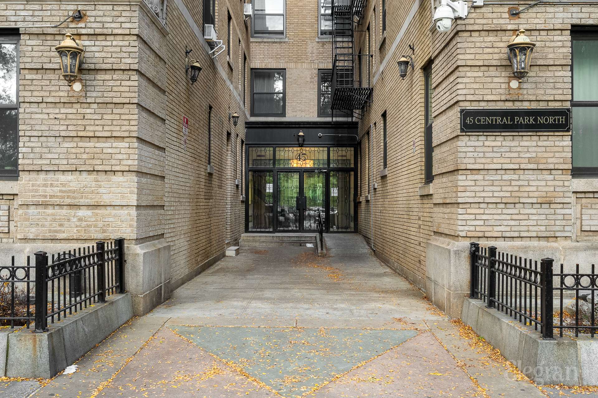 #16 photo, 45 Central Park N, マンハッタン South Harlem , NY 10026-4302