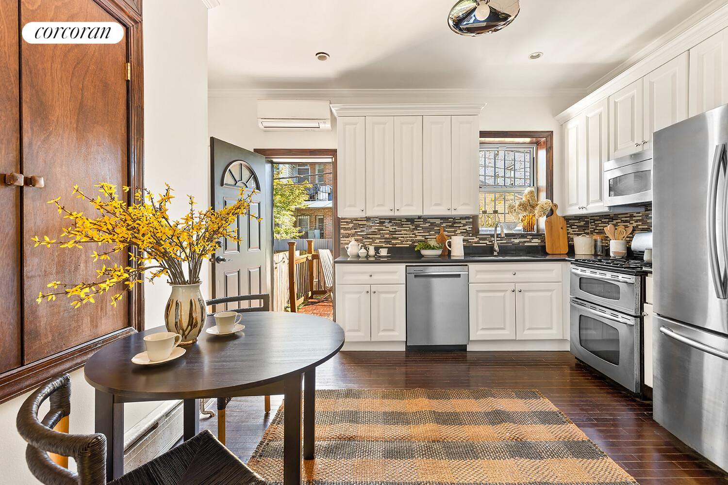 #7 photo, 20 STEPHENS Court, ブルックリン区 Ditmas Park , NY 11226