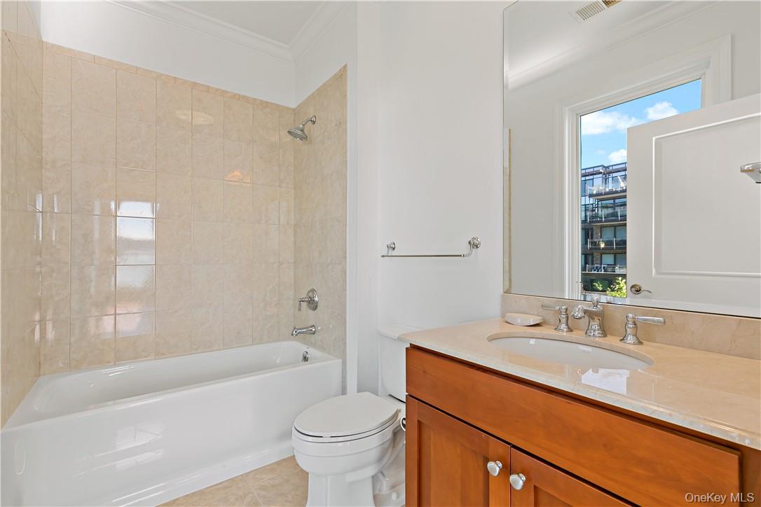 #11 photo, 16 Rivers Edge Drive, Tarrytown , NY 10591