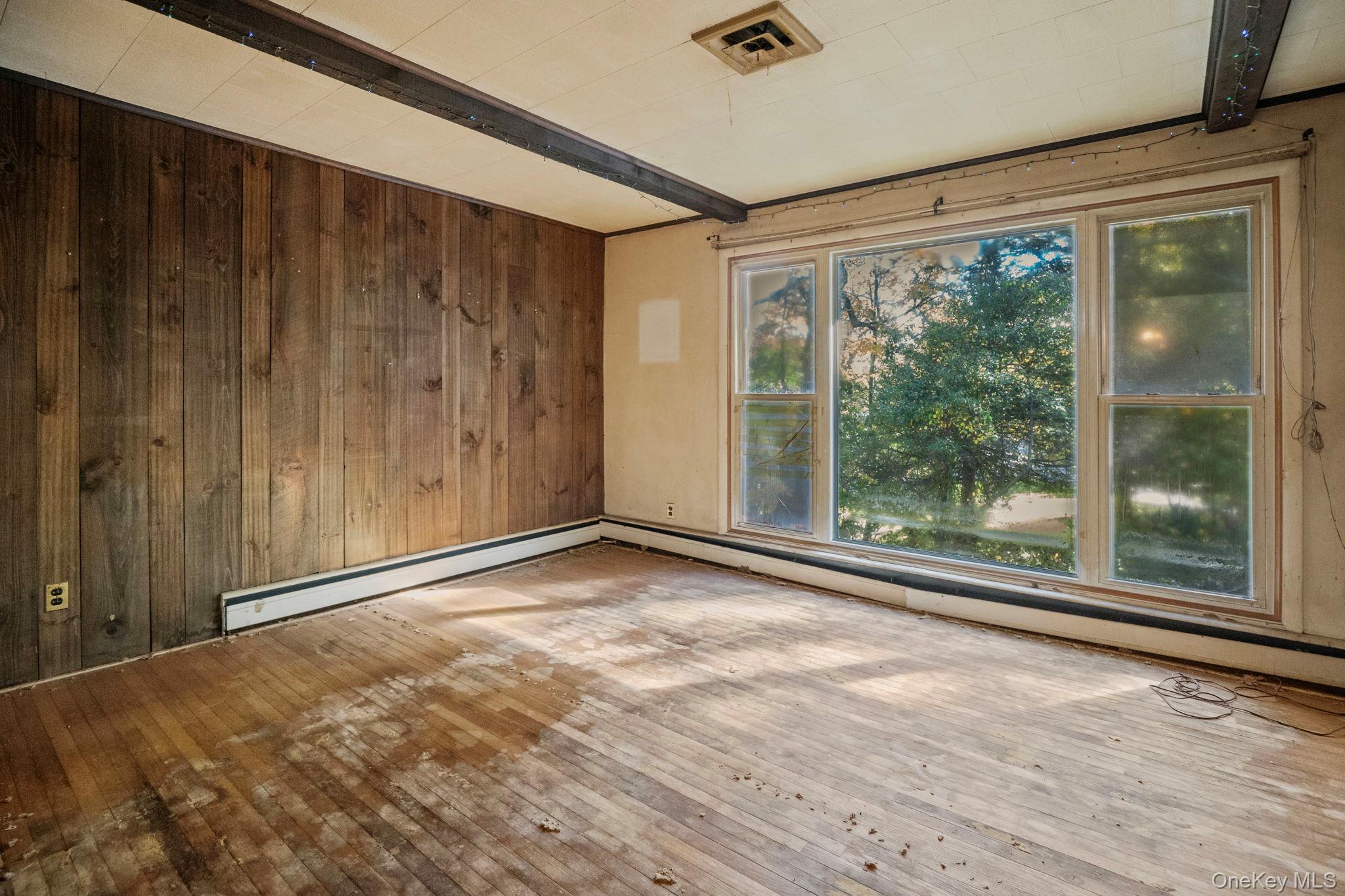 #4 photo, 33 Albion Oval, Mahopac , NY 10541