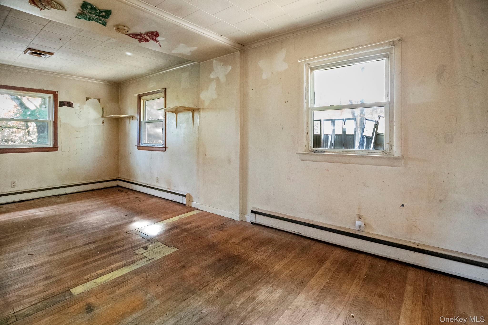 #6 photo, 33 Albion Oval, Mahopac , NY 10541