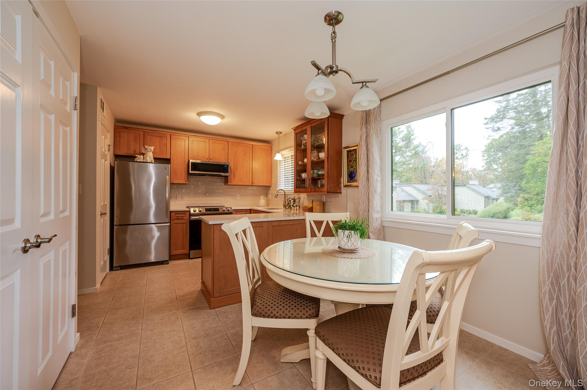 #11 photo, 150 Heritage Hills, Somers , NY 10589