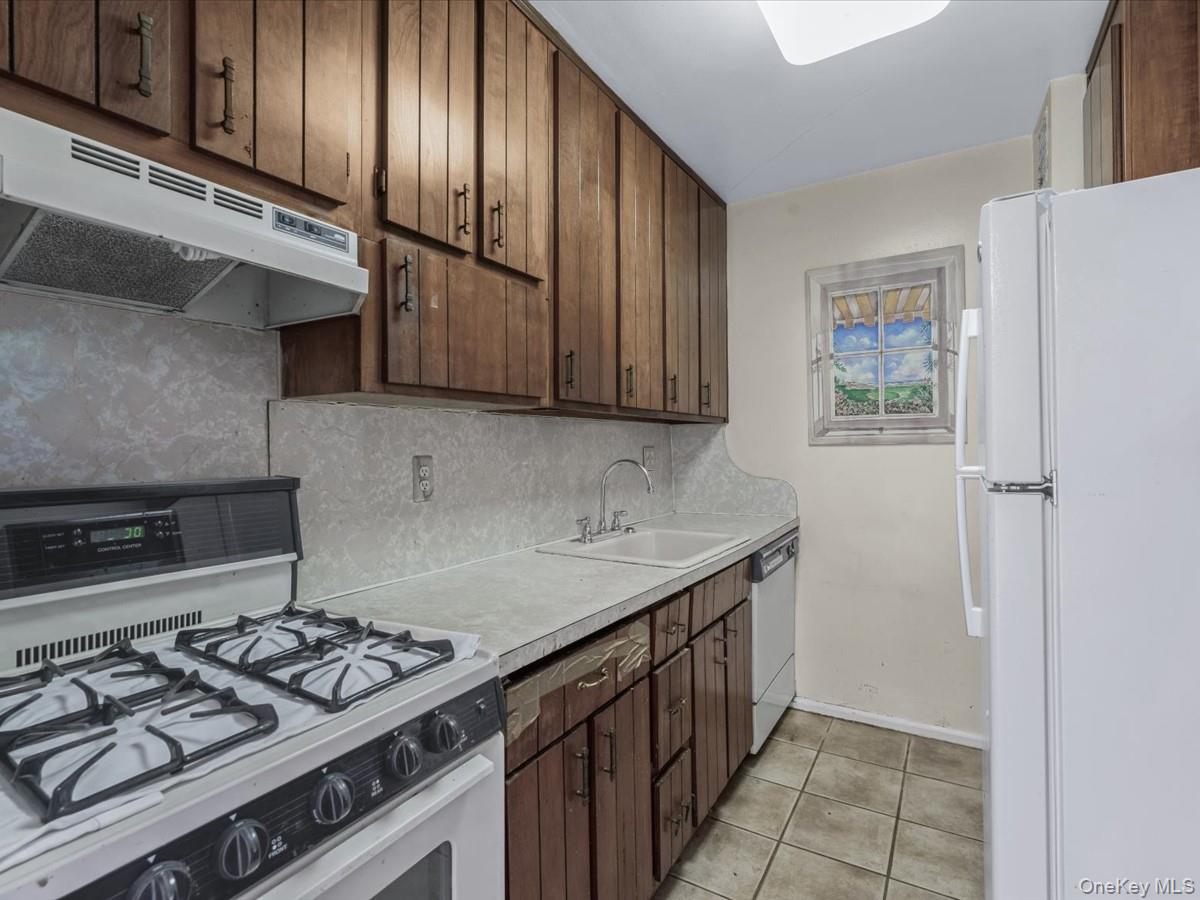 #8 photo, 88-25 155 Avenue, Howard Beach , NY 11414