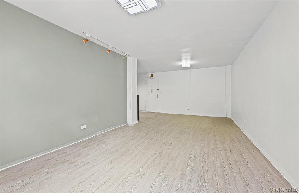 #6 photo, 141-05 Northern Boulevard, クイーンズ区 Flushing , NY 11354