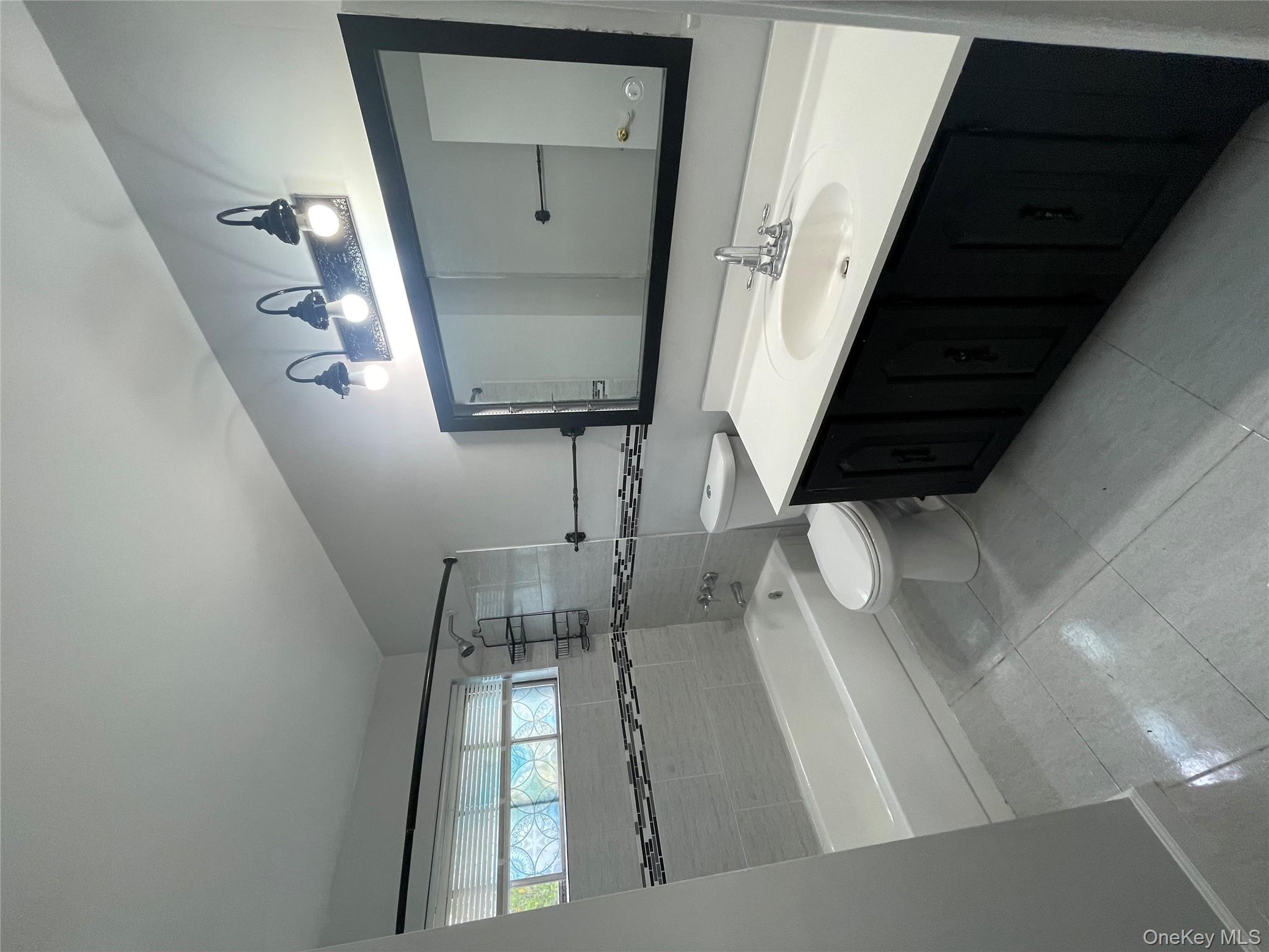 #5 photo, 173 Sugarwood Lane, サフォーク郡 Central Islip , NY 11722