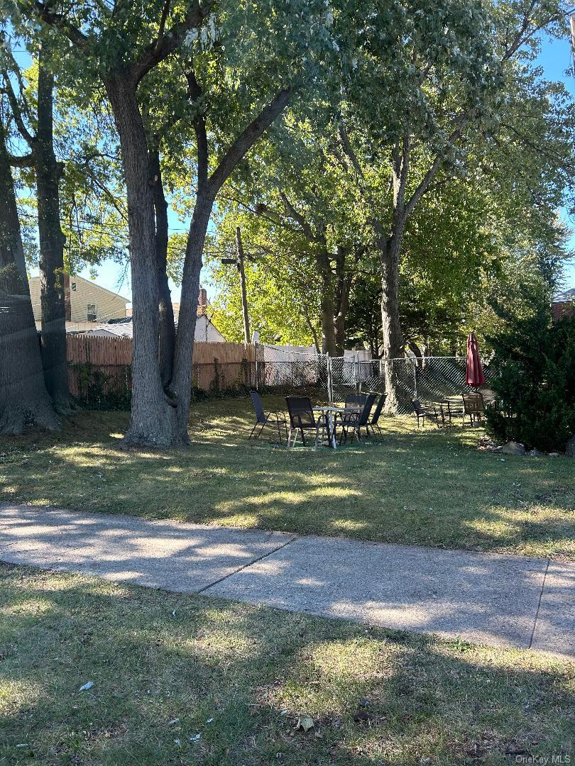 #18 photo, 17-84 166, クイーンズ区 Whitestone , NY 11357