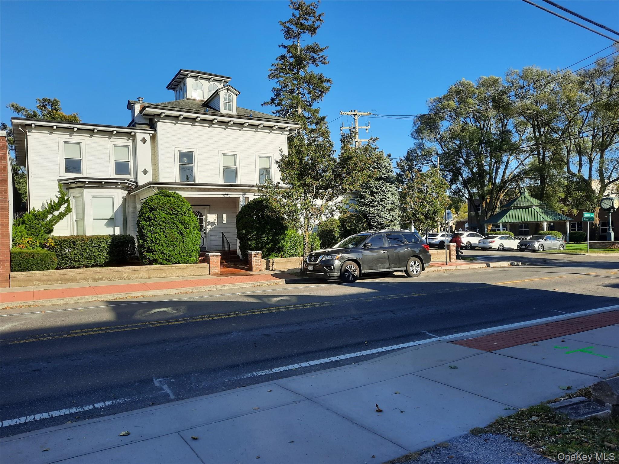 #3 photo, 206 Roanoke Avenue, サフォーク郡 Riverhead , NY 11901