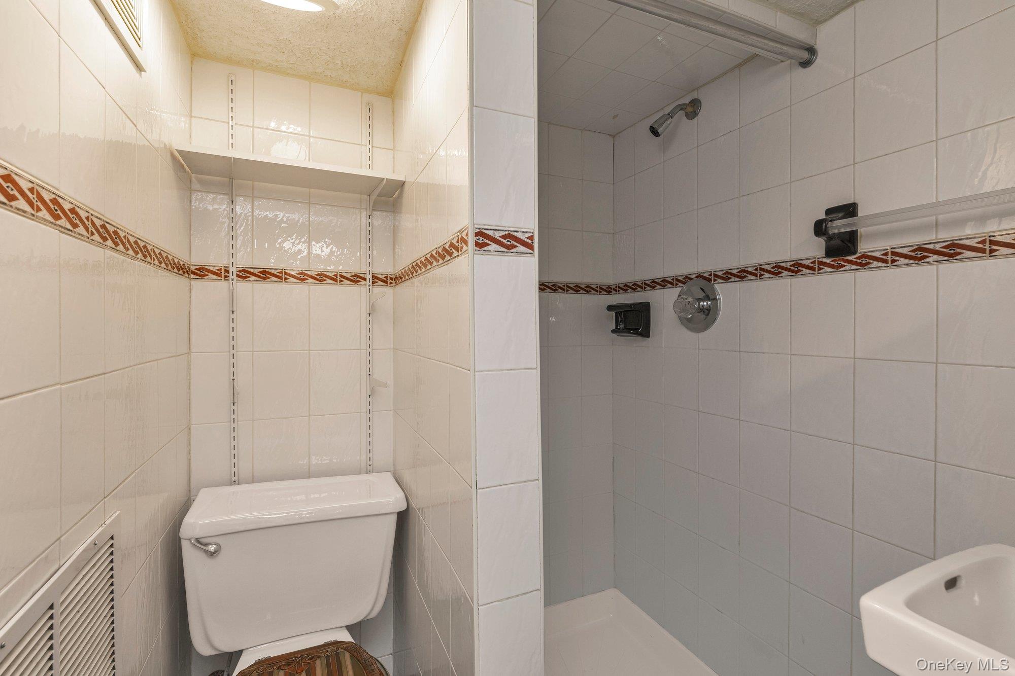 #18 photo, 120-51 234th Street, Cambria Heights , NY 11411