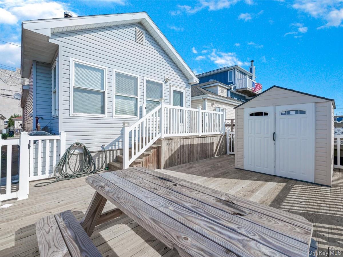 #20 photo, 22 W 10th Road, Broad Channel , NY 11693