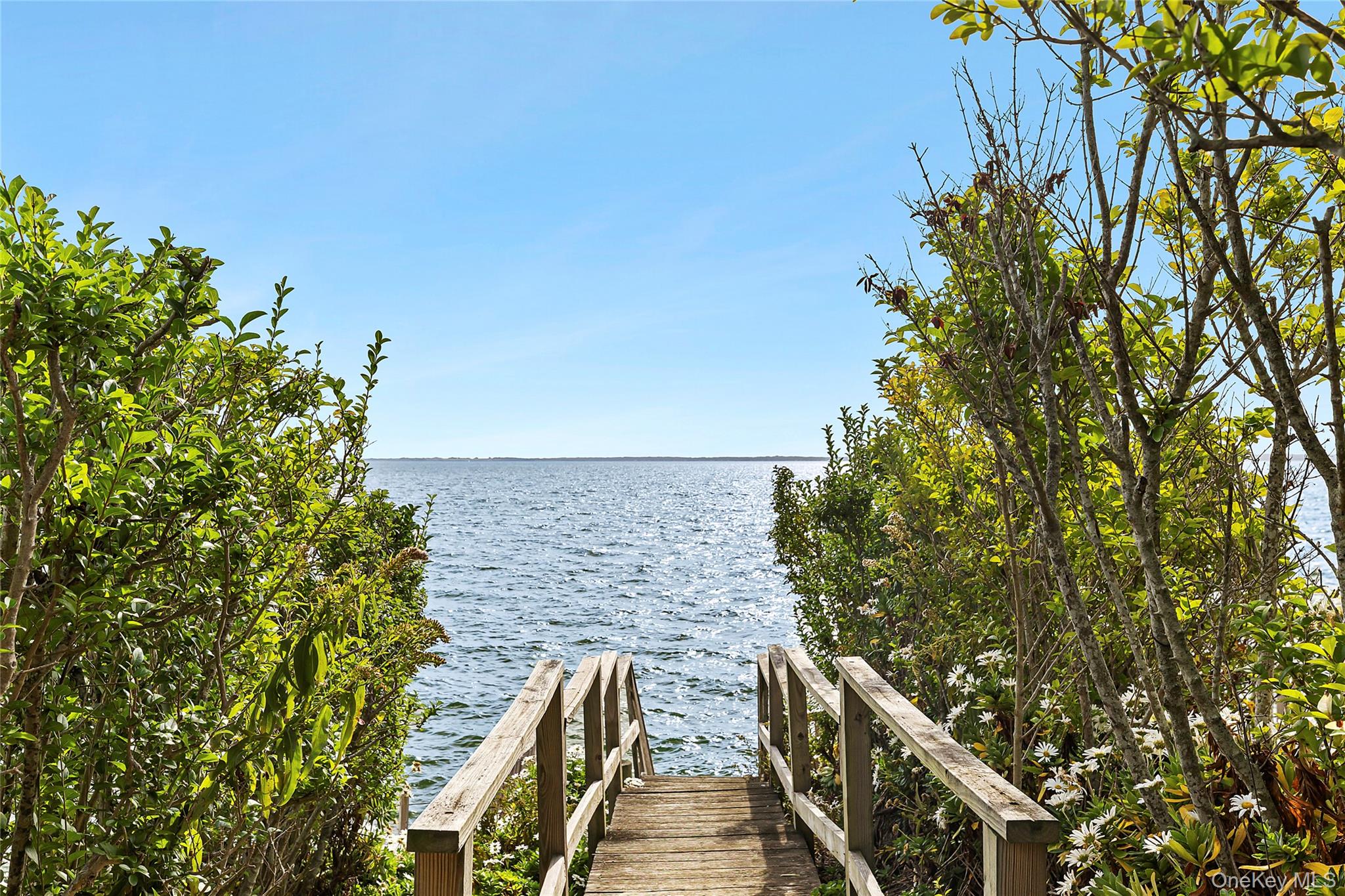 #1 photo, 5875 Peconic Bay Boulevard, サフォーク郡 Laurel , NY 11948