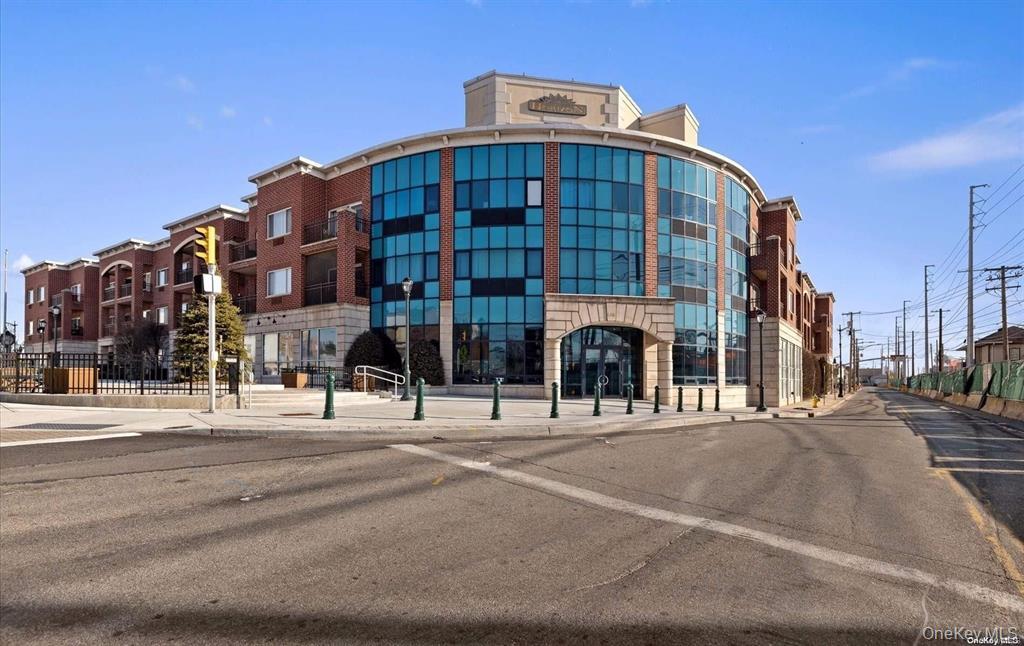 #1 photo, 130 Post Avenue, ナッソー郡 Westbury , NY 11590