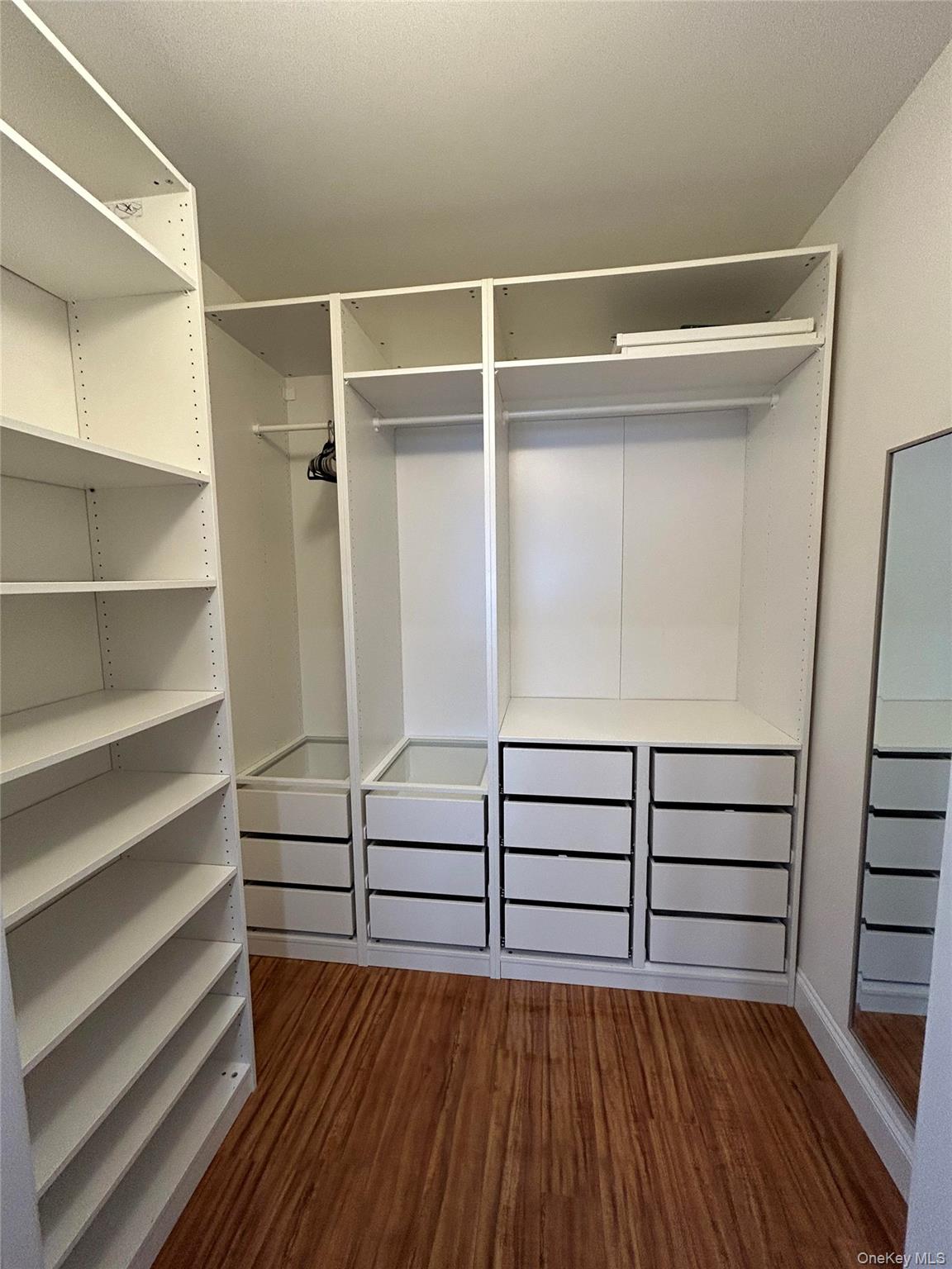 #11 photo, 130 Post Avenue, ナッソー郡 Westbury , NY 11590