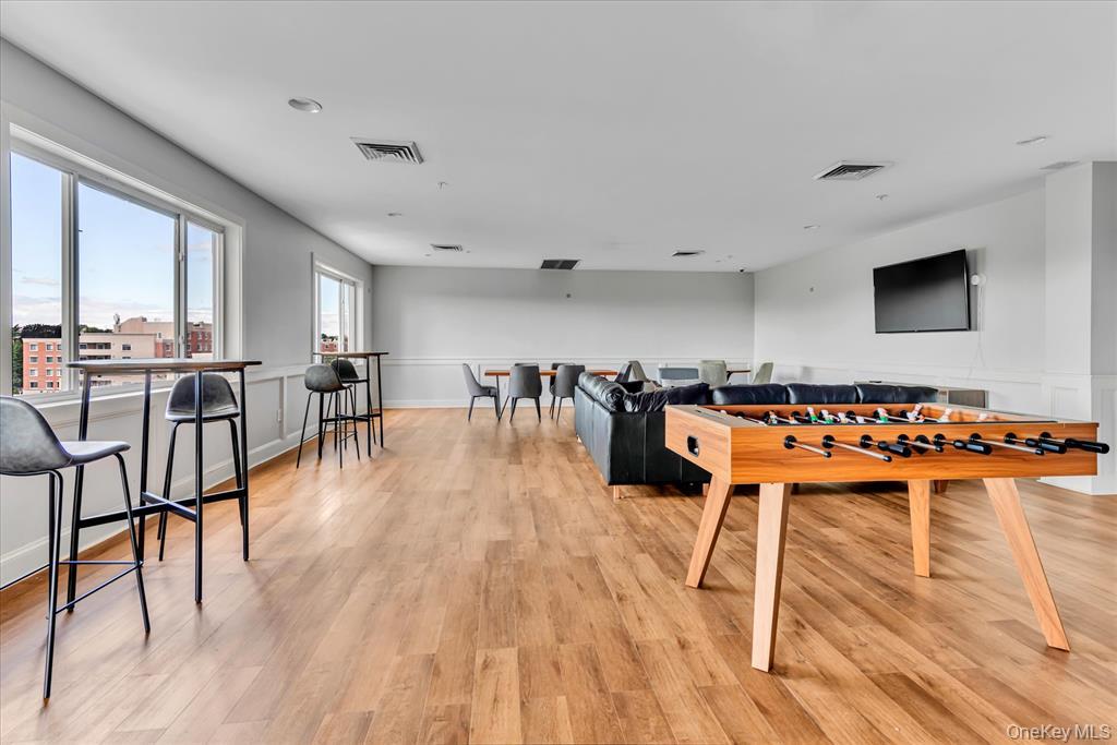 #14 photo, 130 Post Avenue, ナッソー郡 Westbury , NY 11590