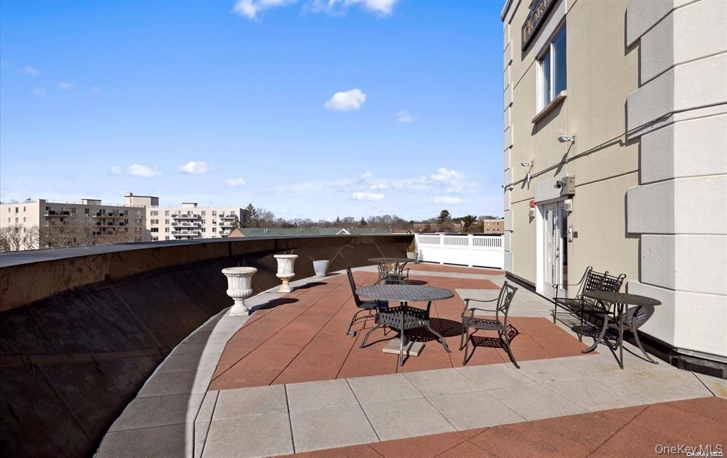 #18 photo, 130 Post Avenue, ナッソー郡 Westbury , NY 11590