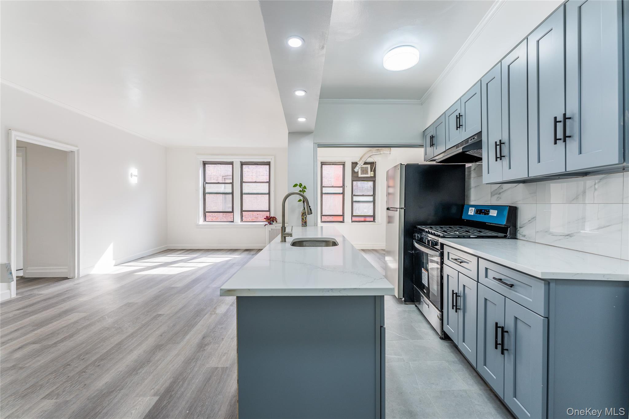 #2 photo, 136-05 Sanford Avenue, Flushing , NY 11355