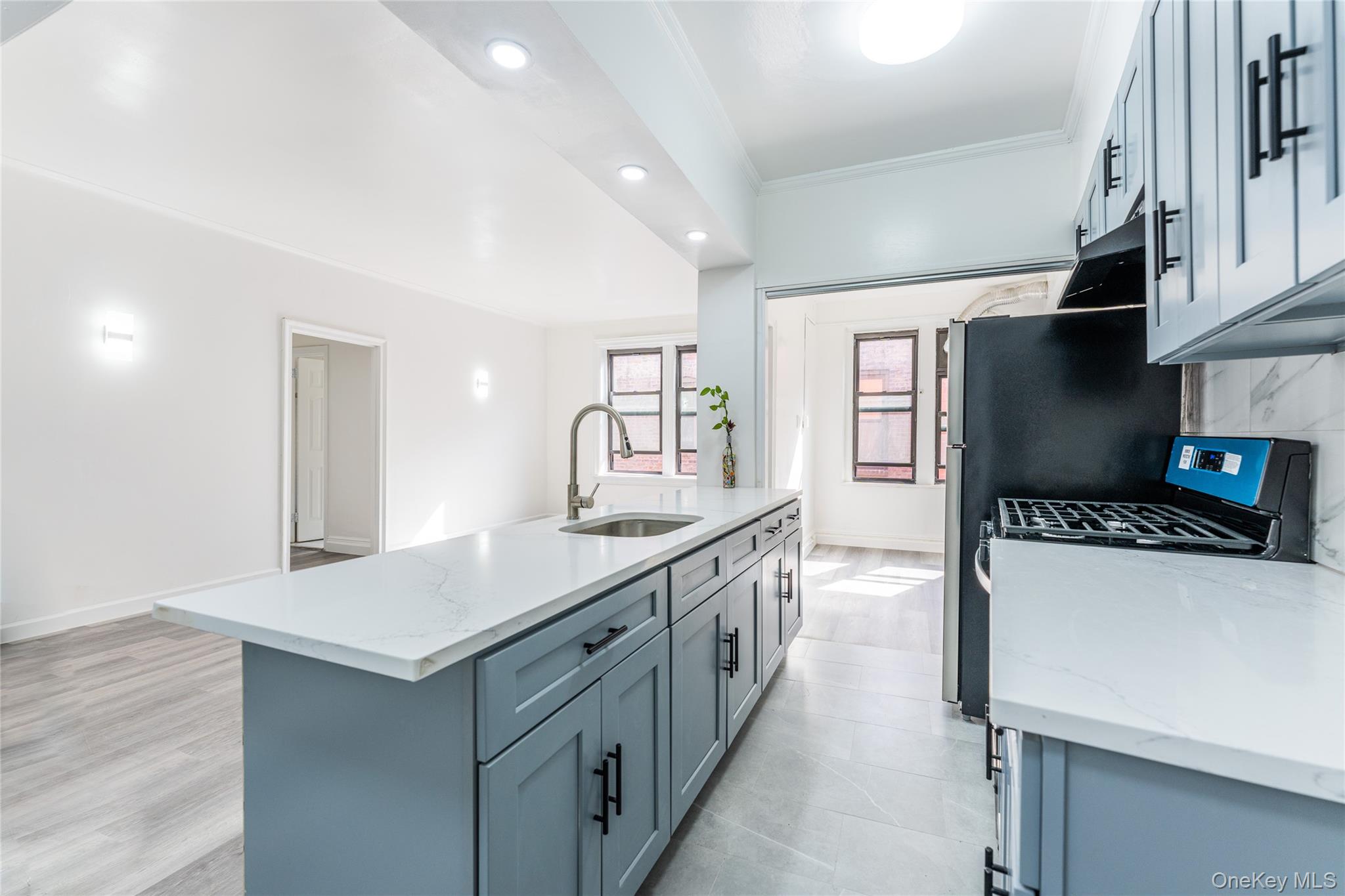 #4 photo, 136-05 Sanford Avenue, Flushing , NY 11355