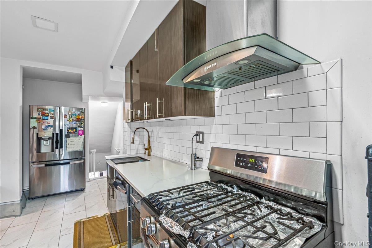 #10 photo, 13928 Pershing Crescent, Jamaica , NY 11435