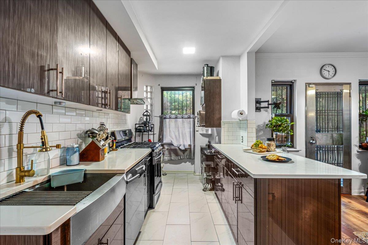 #9 photo, 13928 Pershing Crescent, Jamaica , NY 11435